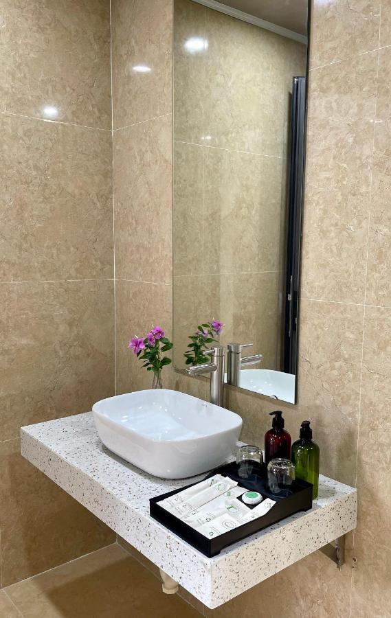 Phoenix Minh Chau Hotel كوانغ ننه المظهر الخارجي الصورة